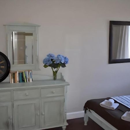 Edina Place -Lovely Central One Bedroom Apartment Edinburg Exteriör bild