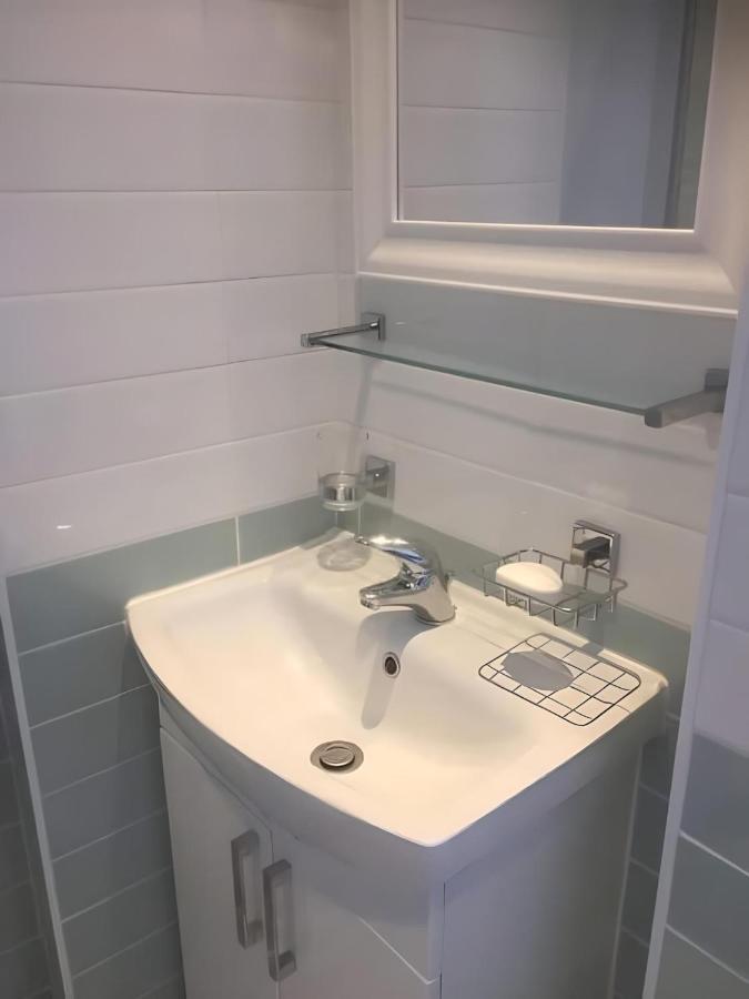 Edina Place -Lovely Central One Bedroom Apartment Edinburg Exteriör bild
