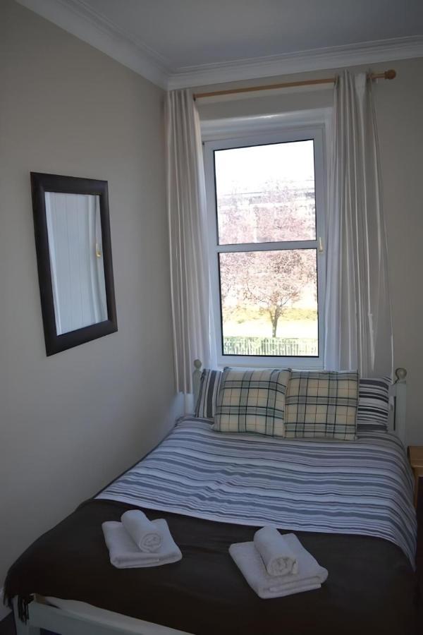 Edina Place -Lovely Central One Bedroom Apartment Edinburg Exteriör bild